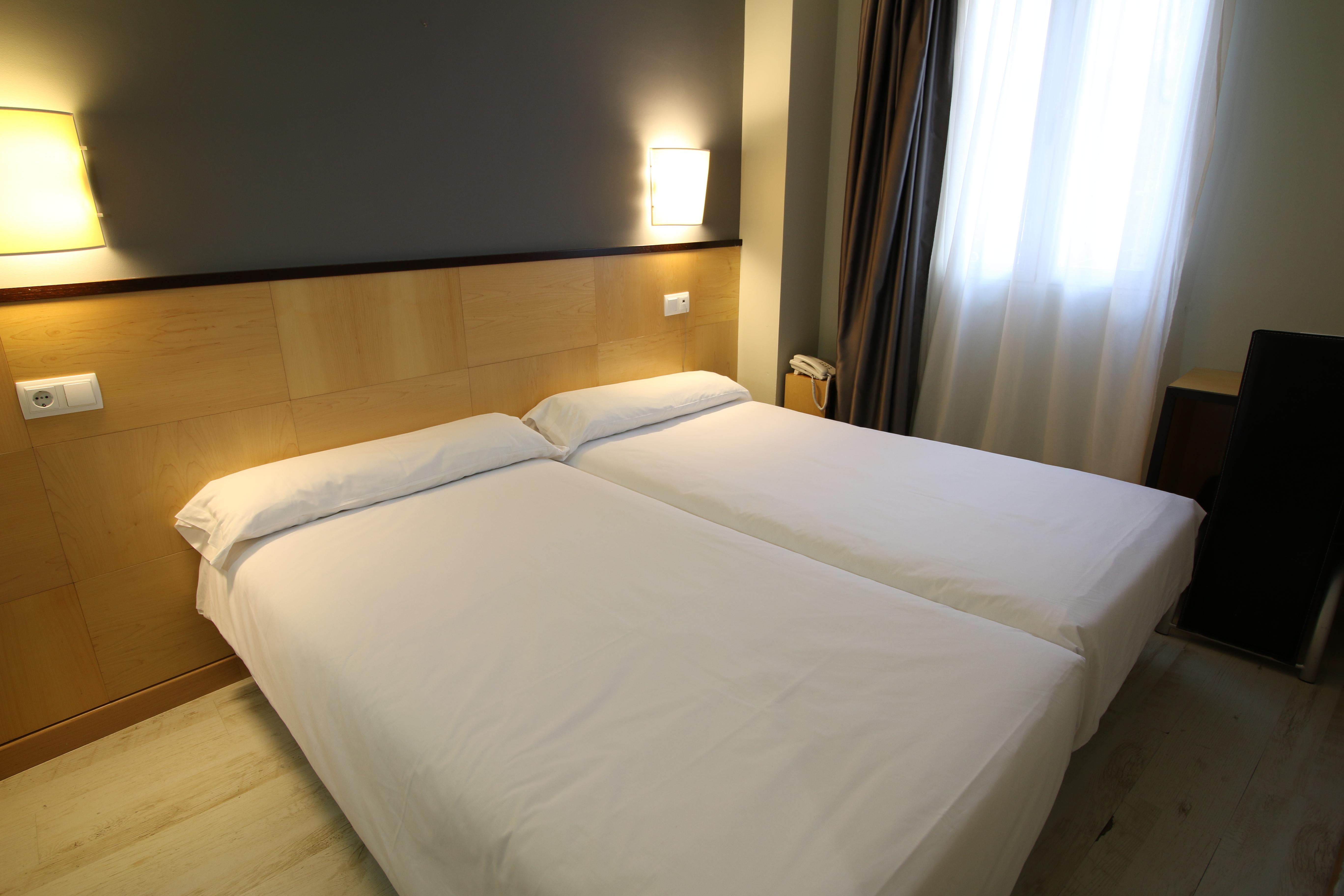 Hotel Alda Entrearcos บูร์โกส ภายนอก รูปภาพ
