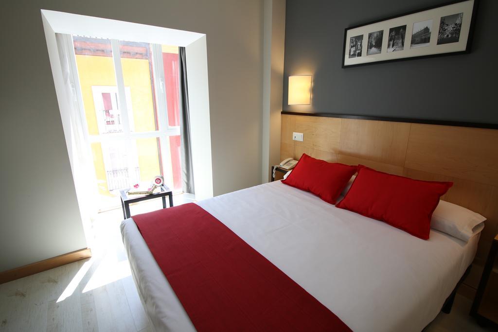 Hotel Alda Entrearcos บูร์โกส ภายนอก รูปภาพ