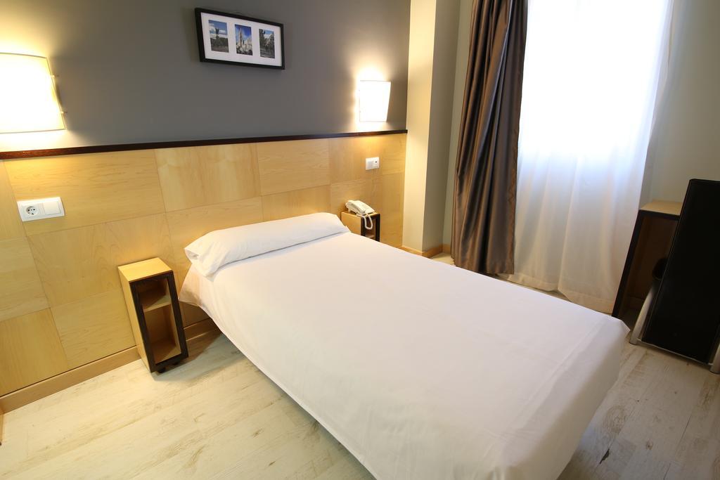 Hotel Alda Entrearcos บูร์โกส ภายนอก รูปภาพ